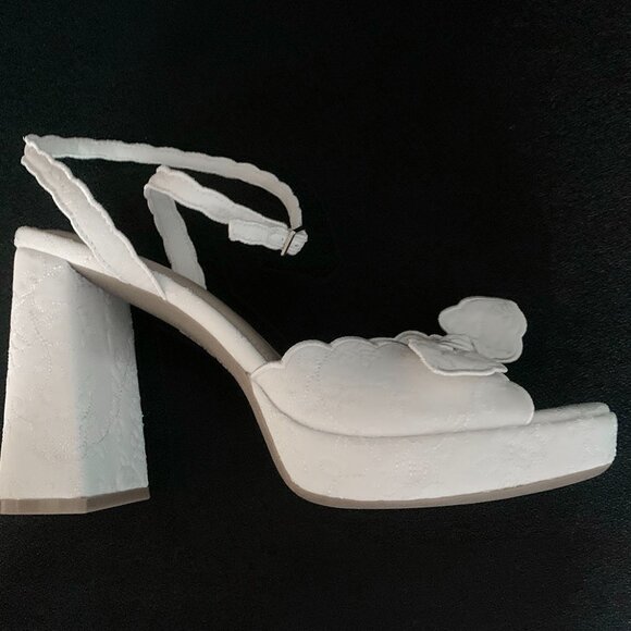On 34th Women's "Stanciaa" White Embroidered Platform Dress Sandals Size: 9M - Picture 2 of 9